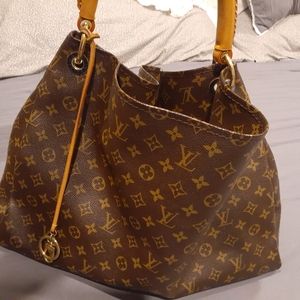 Louis Vuitton artsy GM